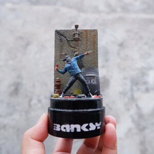 Tariff include - Glass Dome Diorama demonstration inpired from Banksy Throwing Flowers Street, Banksy Décor, Street Art Decor, Graffiti Art image 6
