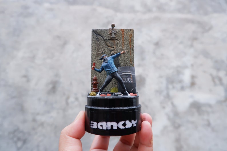 Tariff include - Glass Dome Diorama demonstration inpired from Banksy Throwing Flowers Street, Banksy Décor, Street Art Decor, Graffiti Art image 6
