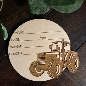 SVG-Datei - Traktor Hallo Welt Karte | Baby Geburt Meilenstein Karte | Digitale Schnittdatei, Glowforge Cricut, SVG-Laserschnittdatei
