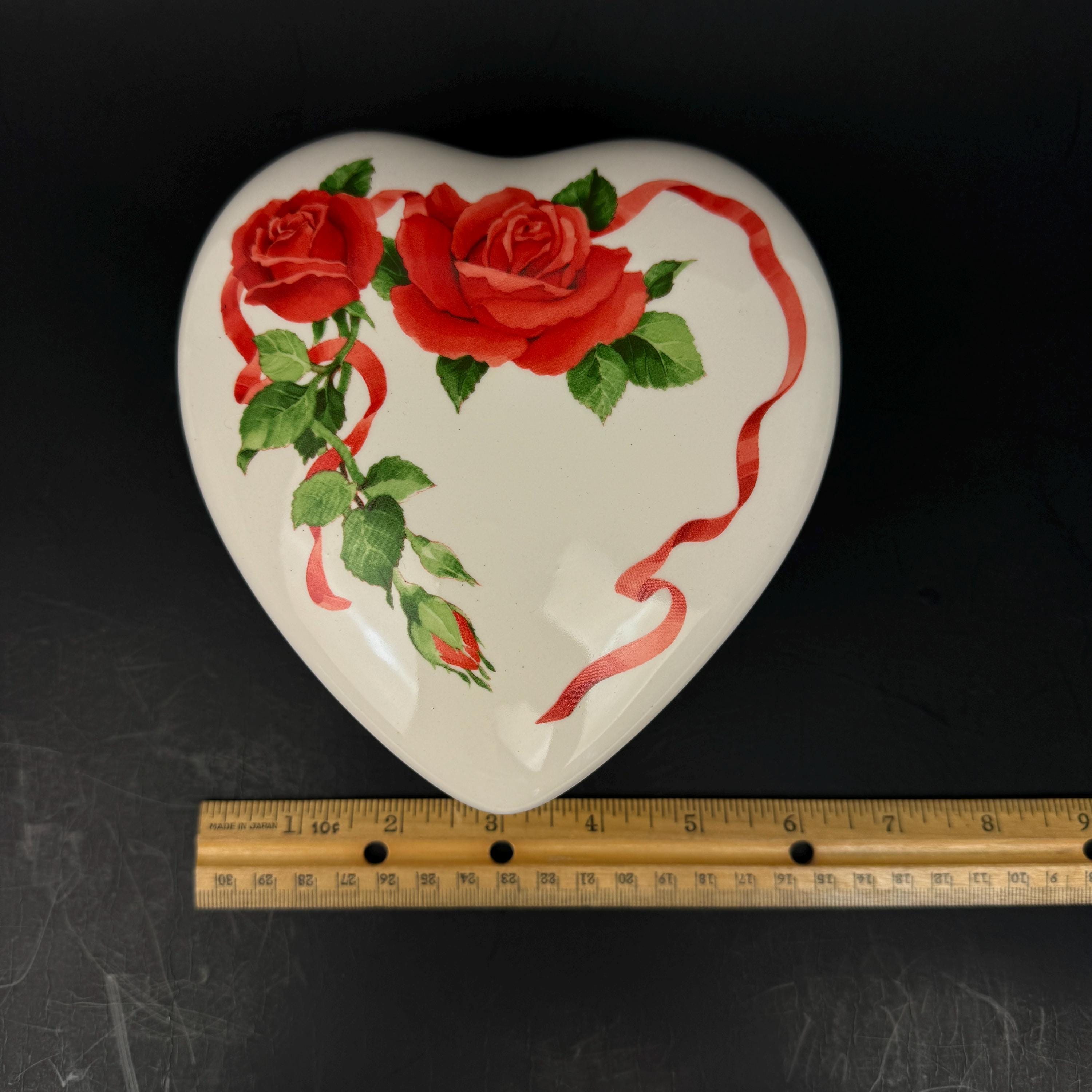 Vtg Teleflora Ceramic Heart Shaped Trinket Box W Lid Red  Vintage Teleflora Floral Heart Ceramic Box main image 0