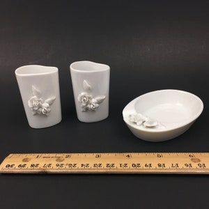 Vtg 60s White Ceramic Porcelain Small Ashtray Toothpick Match Holder Floral READ