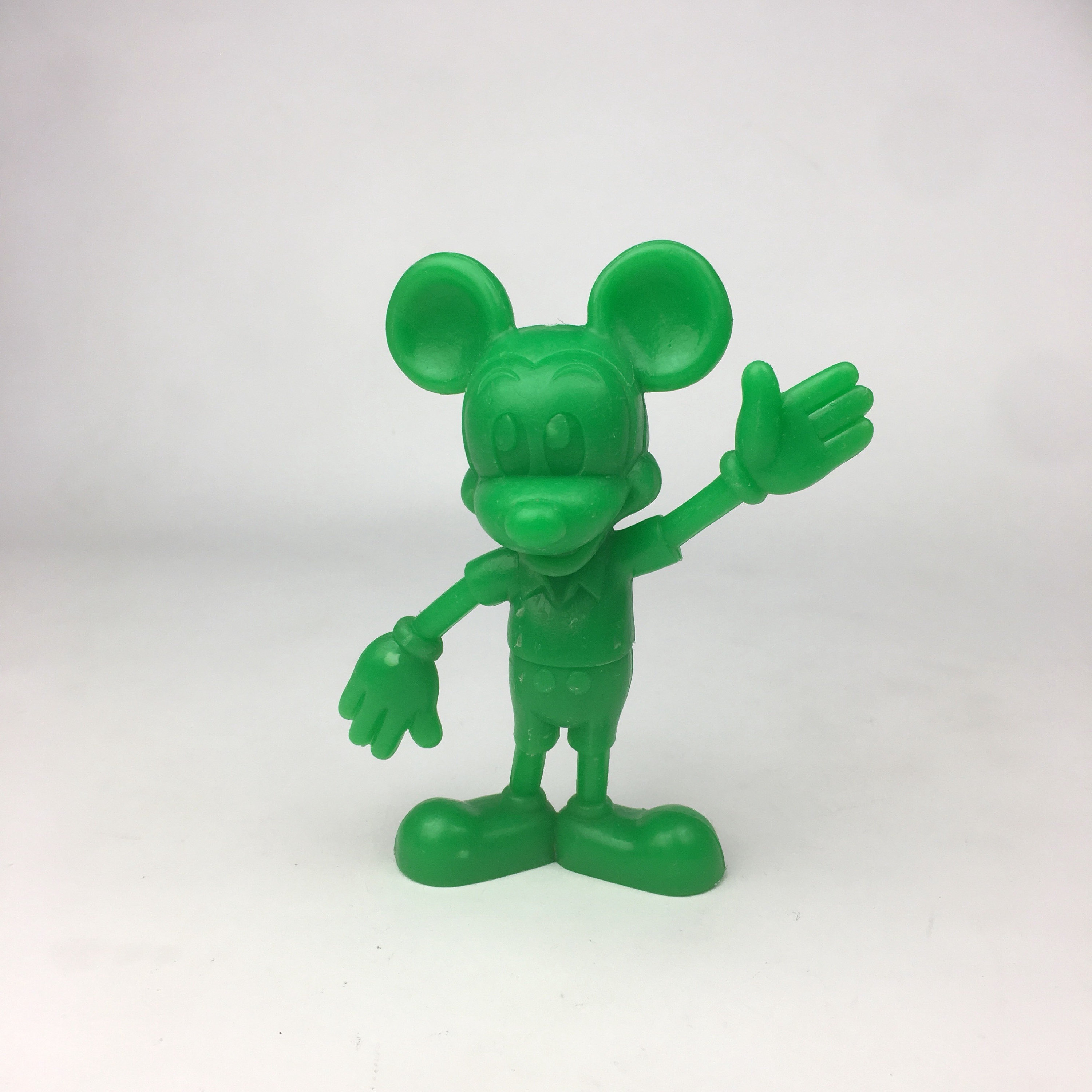 Дисней зеленый. Фигурки из пластика. Статуэтка пластиковая Маус. Фигурка Микки Мауса 3d принтер. Игрушечный зелёный микимаус.