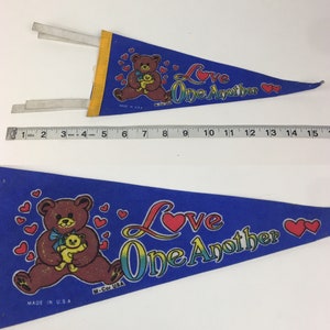 Vtg Small 12 inch Felt Wall Pennant Flag Teddy Bear Hearts Love One Another Used