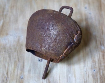 Antique Sheep goat bell, Farmhouse decor, cottage decor, Primitive iron bell, Handmade sheep bell,