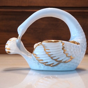 Vintage Swan Porcelain Figurine with gold colour details.