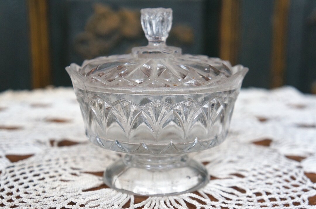 Vintage Footed Glass Candy Dish With Lid,antique Glass Dish With Lid