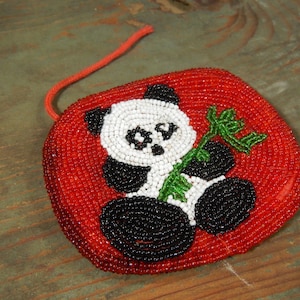 vintage panda abalorios monedero, cartera con cuentas vintage, estuche, cartera con cuentas hecha a mano, cuentas rojas, cartera de decoración de panda, regalo para ella.