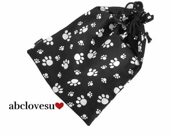 Shoe bag: Paws of fun. Travel the world, one shoe bag at a time. An abclovesu shoebag.