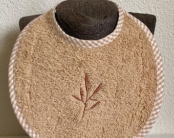 刺繍入りベビービブ：ボタニカルハーブデザイン、パーソナライズされたプレゼント