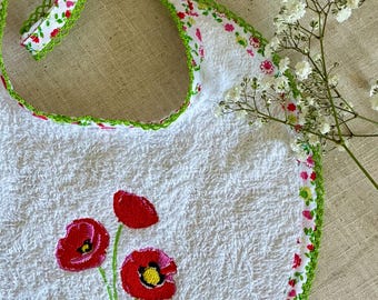 ポピー刺繍入りベビービブ、レトロフローラル