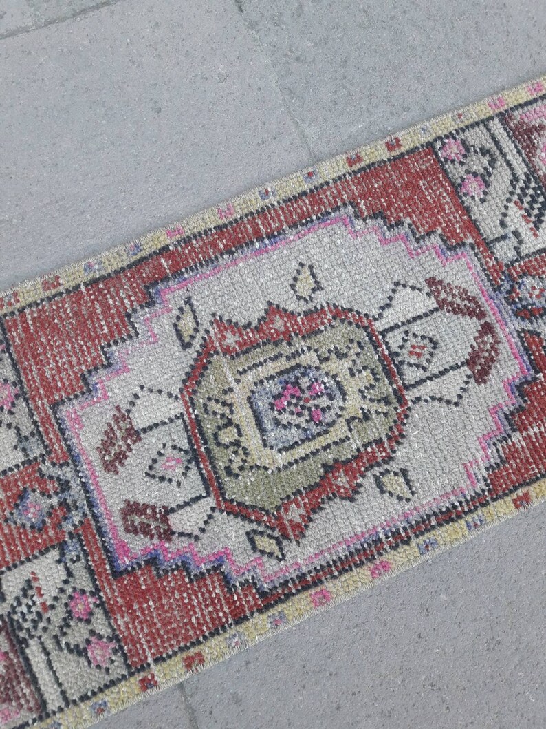 Welcome Mat Vintage Anatolian Distressed Low Pile Rug ! Door Mat Rug 1/'3 x 3/'5 ft Bohemian Rug Vintage Mat Rug Bathroom Rug Bath Mat