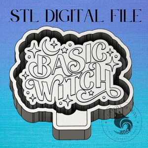 以下が含まれることがあります： 三日月型のクッキーカッターの3DプリントSTLファイルで、スタイリッシュなフォントで「Basic Witch」という文字が書かれています。クッキーカッターは白で、黒いアウトラインがあります。