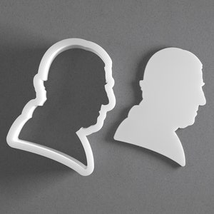 Koning Charles III koekjesvormer - van klein tot groot - koninklijke familie prins polymeerklei sieraden en oorbeluitsteker - set gespiegeld paar