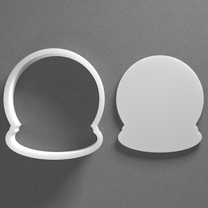 Sneeuwbolkoekjesvormer en kristallen bol polymeerklei oorbel, pottenbakkerstool