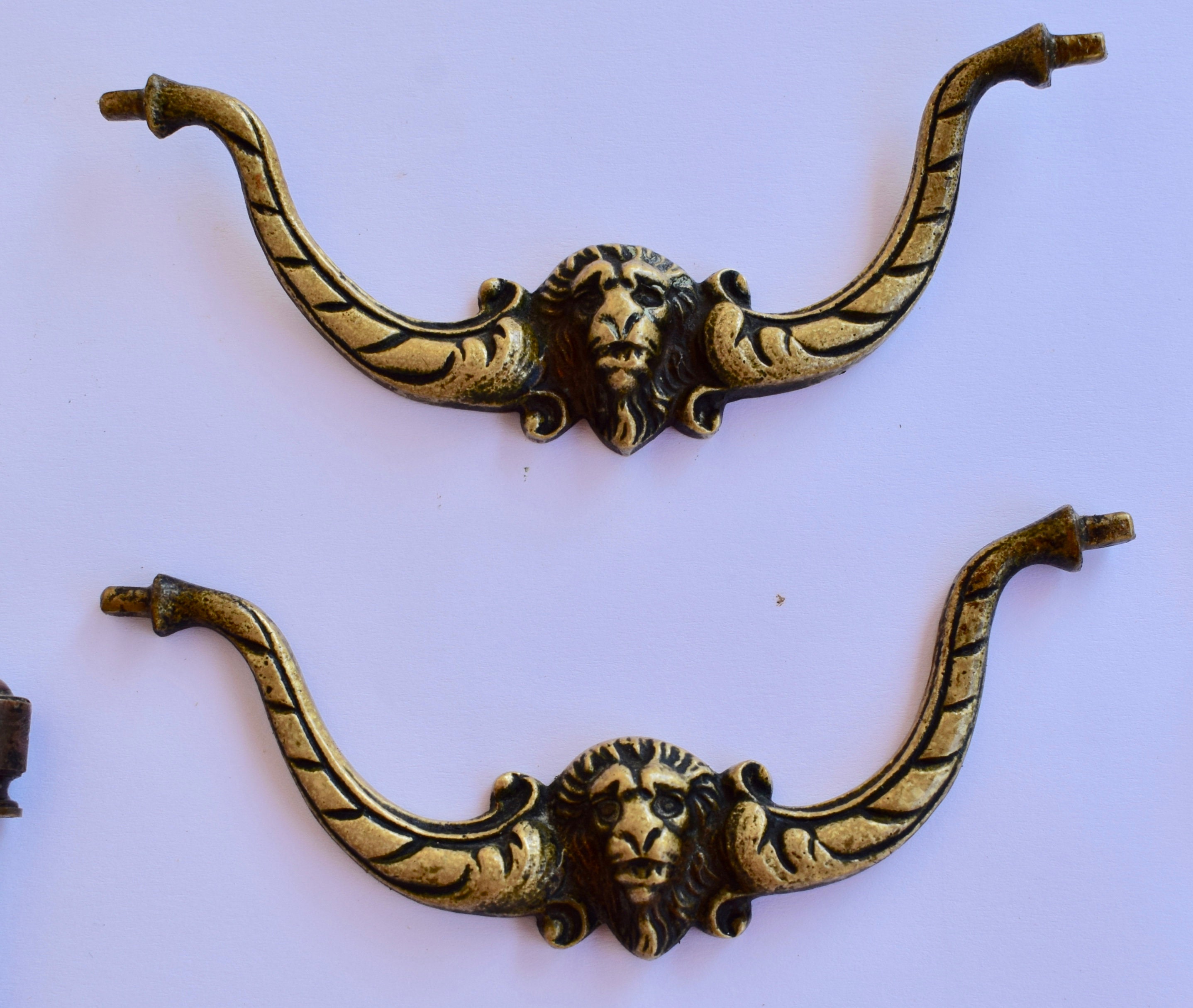 Français Paire de Tiroirs en Bronze Antique Tire Poignées Repurpose Fournitures Meubles