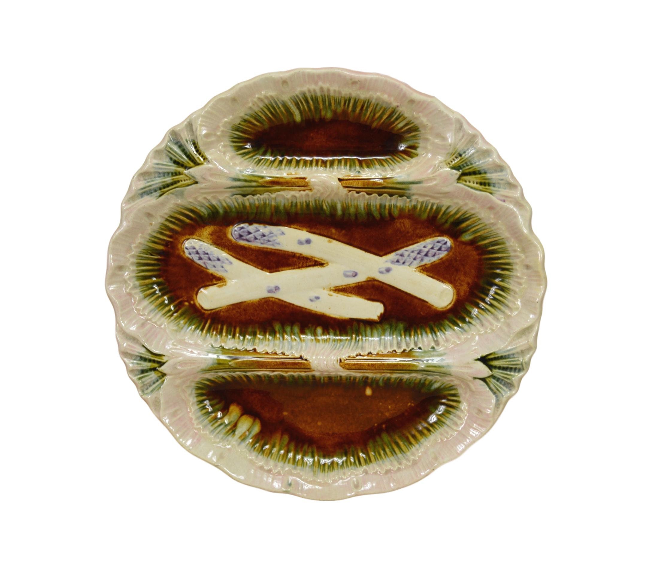 Antiquité Français Assiette d'asperges Majolica - Orchies Cradle Asperges Server Country Cottage Tab
