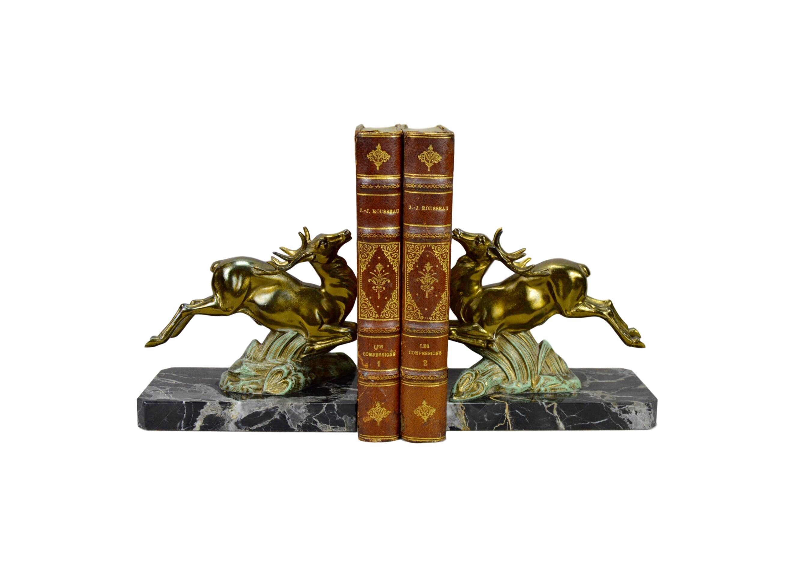 Français Art Déco Paire de Serre-Livres - Extrémités Livre Cerf en Marbre Français Accessoire Bureau