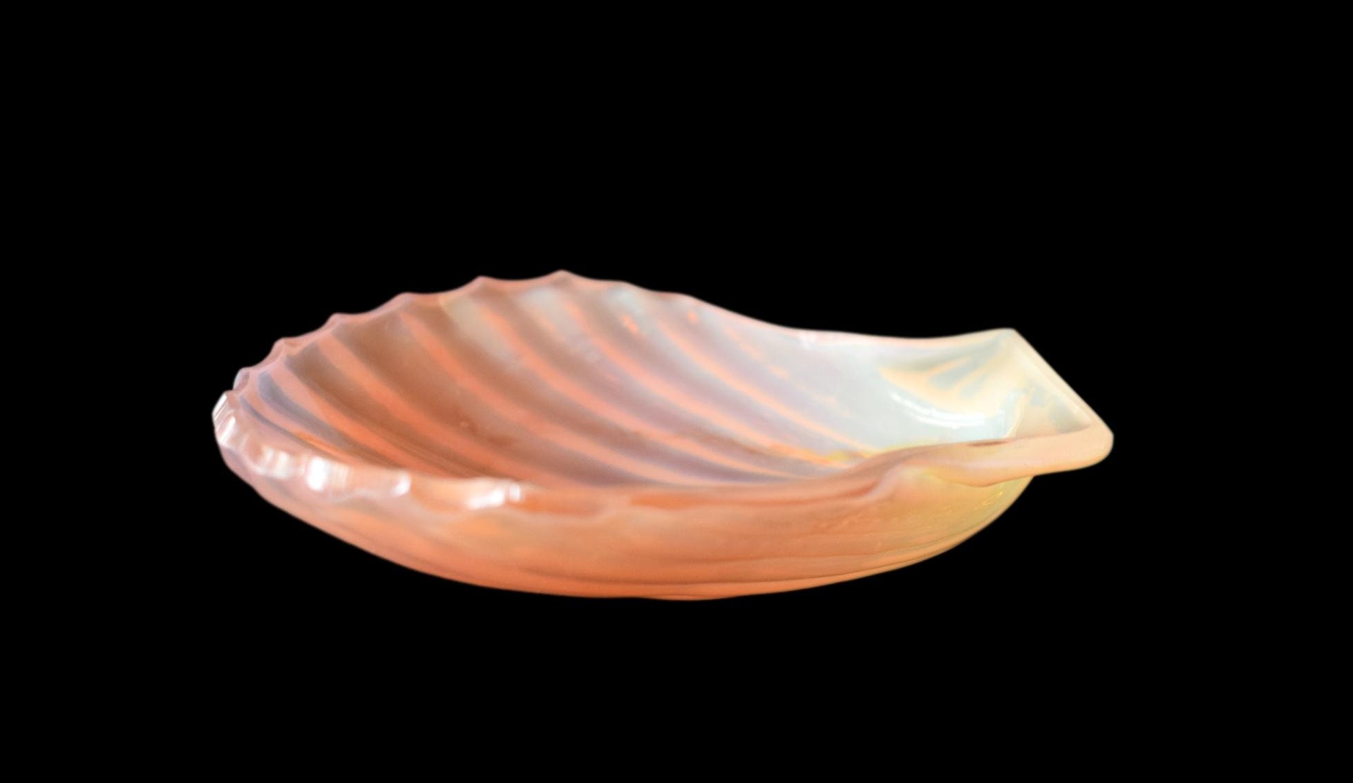 Coquille de Pétoncle Rose Antique d'opaline