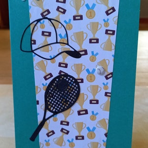 Carte Heureux Anniversaire Thème Tennis. Carte Sport. carte Scrapbooking
