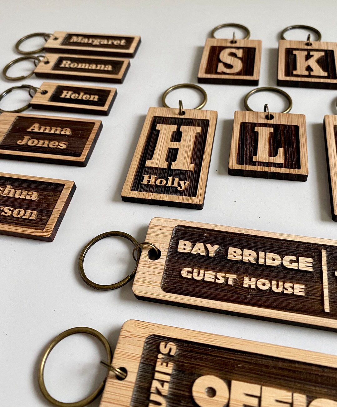 Portachiavi in Legno Personalizzato a Forma di Casa per Coppia, Idea Regalo Romantica, Portachiavi per Lui e per Lei (Casetta Lui&Lei