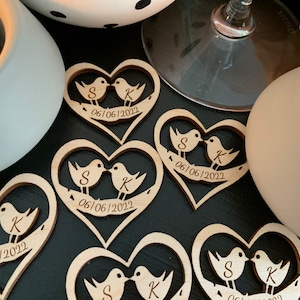 Cuori di uccellini innamorati in legno personalizzati, coriandoli da tavolo per matrimonio, cuori sparsi, decorazioni da tavolo, bomboniere, decorazioni per anniversario tagliate al laser