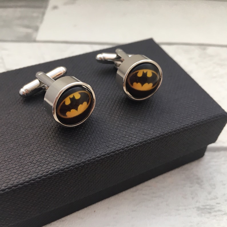 perfect for superhero fans Batman round silver plated cufflinks quality barrel design comes gift boxed Choice of design