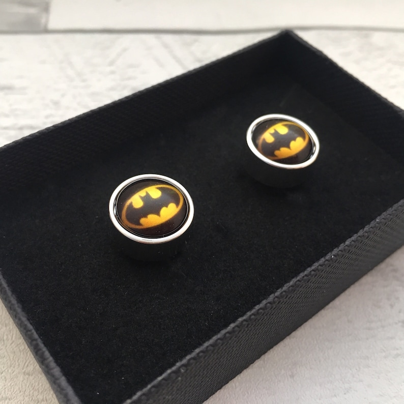 perfect for superhero fans Batman round silver plated cufflinks quality barrel design comes gift boxed Choice of design