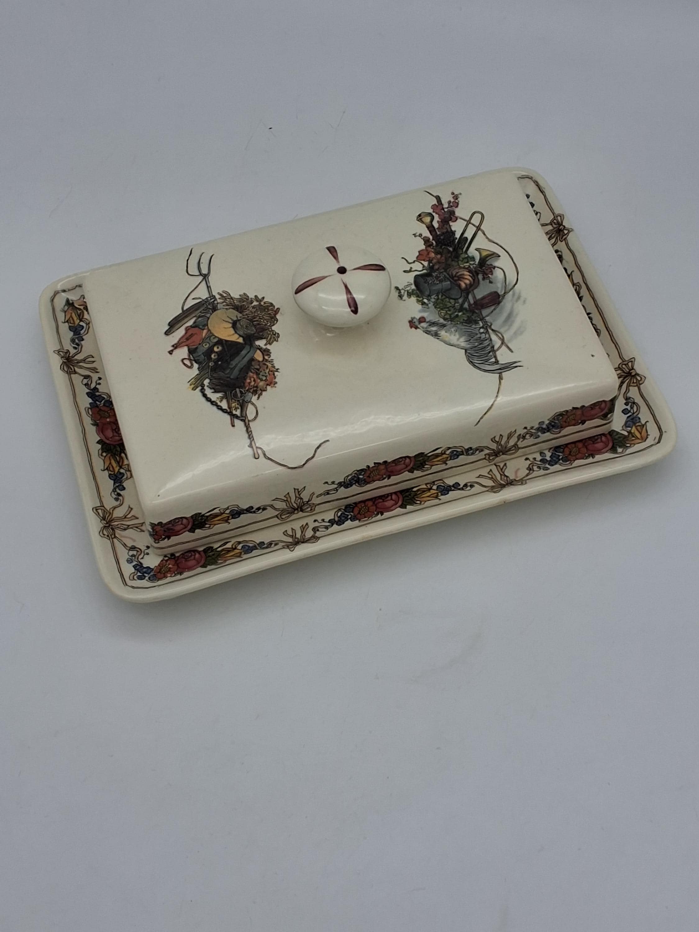 Beurrier Ou Fromager En Porcelaine Ancien – Vert, Blanc Et Or – Avec Assiette