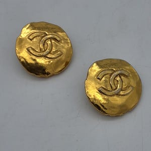 Vintage CHANEL clip-on earrings