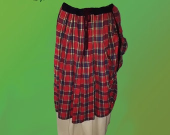 Scottish tartan skirt with beige underskirt - medieval fantasy Outlander Braveheart inspired