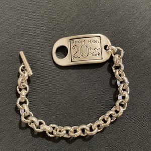 Room Hotel New York Charm Bracelet image 3