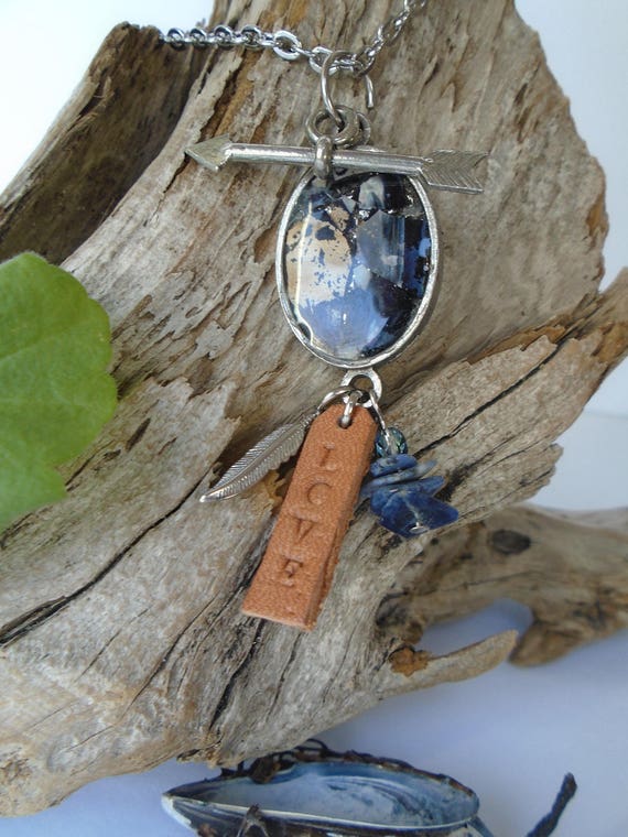 \u00e9tain Collier pierres naturelles. moules bleues cuir r\u00e9cup\u00e9r\u00e9 acier inoxydable Sautoir Mes Tr\u00e9sors sur la Plage
