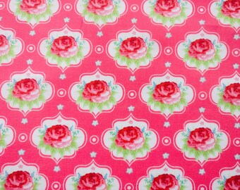 per 1//2 metre//FQ Black /& Pink Victoria Rose fabric 100/% COTTON POPLIN