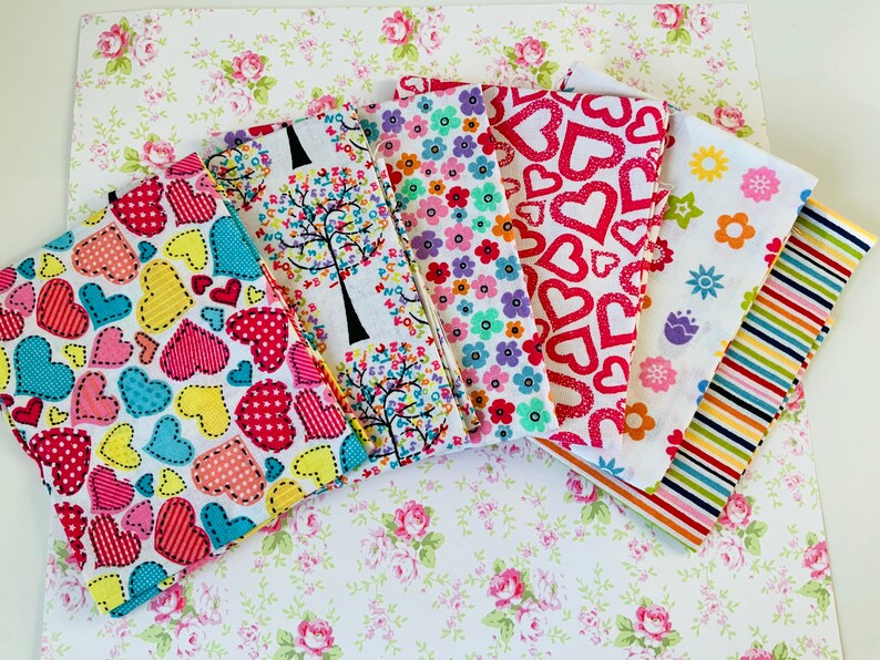 Fat Quarter Bundle Cotton Craft Quilting PINK Hearts Flowers