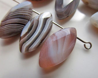 White and Tangerine 48.54mm Touchstone Dragon Veins Agate Pendant Bead Marquise
