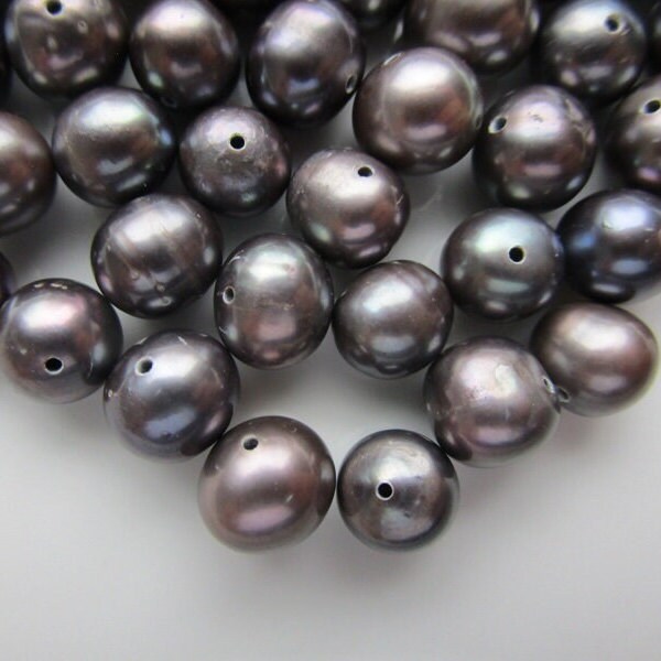 71 Dark Gray Freshwater Pearls with Slight Green Cast, 8mm Near Round