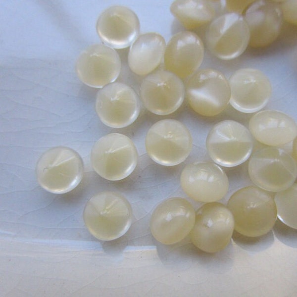 36 Vintage Pale Butterscotch Moonstone Glass Rhinestones, 4.5mm Round