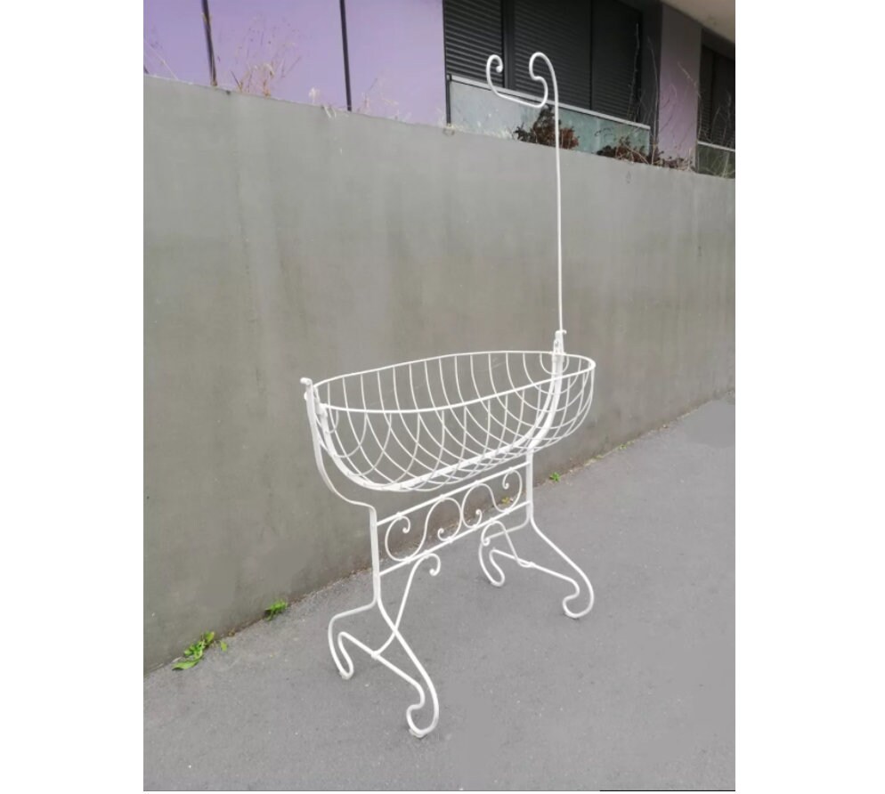 Lit 1900 Pour Bébé en Fer Forgé Art Nouveau..