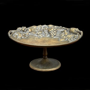 French Art Nouveau 1900 cup in patinated bronze signed CLAESSENS