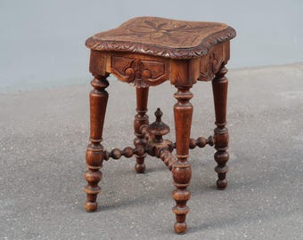 Sgabello vintage in legno massello degli anni '20/'30