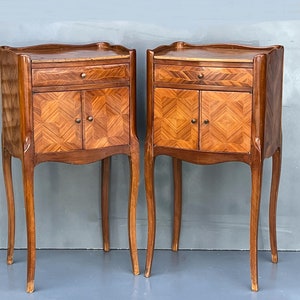 Pair of french shabby Louis XV style rosewood side tables nightstands