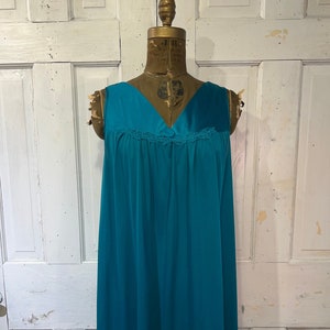 Vanity fair coloratura nightgown hot sale