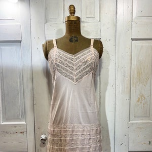 Vintage pink nightgown, slip, dress, lingerie, ruffles, nylon, 1940s, Hollywood glam;