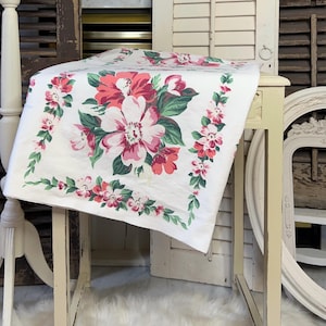 Vintage cotton floral tablecloth, 50s rectangular table linen