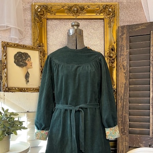 Vintage green corduroy mini dress, 60s mod short dress, mini mod casual dress, long sleeve dress, day dress