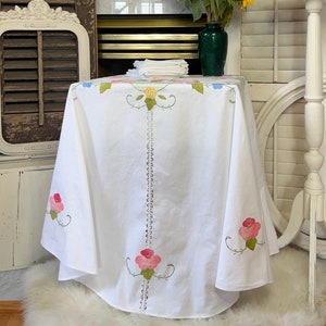 Vintage oval cotton tablecloth set, floral appliqué tablecloth and 12 dinner napkins