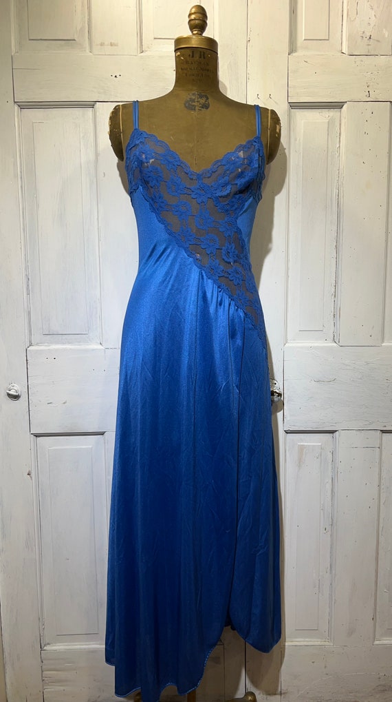 Val mode nylon nightgown Gem