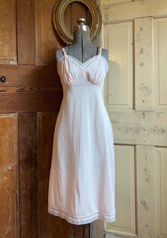 Vintage pink Vanity Fair slip dress, 34