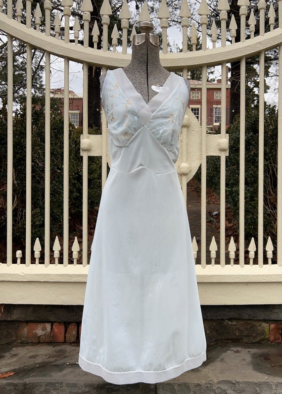 Vintage 1960s sheer blue embroidered nightgown, Ar