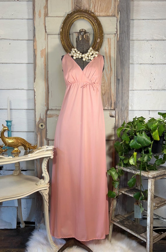 Vintage peach Vanity Fair nylon maxi nightgown